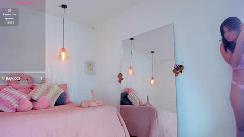 Snapshot of lori_evans1 chatting on 23, 9, 2025 Lori Evans online show from 23, 9, 2025