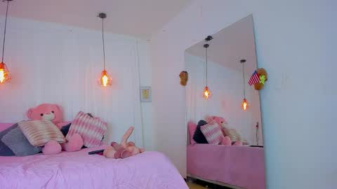 Snapshot of lori_evans1 chatting on 10, 11, 2025 Lori Evans online show from 10, 11, 2025