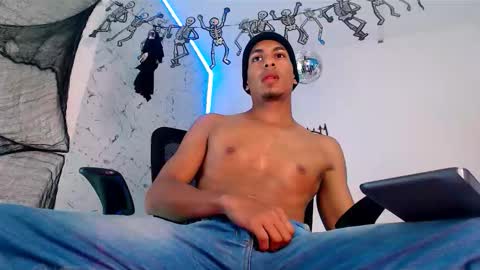 Lorian Vikel  online show from 4, 10, 2025