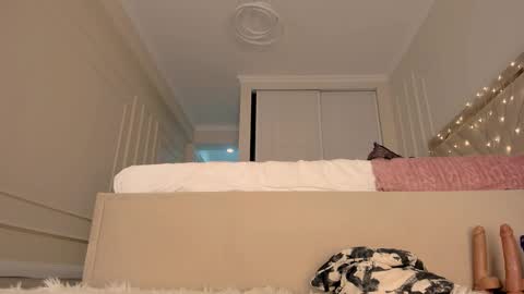 Leyla     online show from 11, 1, 2025