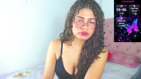 Snapshot of lorraine_rosse chatting on 23, 10, 2025 lorraine online show from 23, 10, 2025