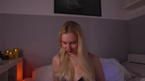 Snapshot of lorrie_love_story chatting on 24, 5, 2026 Lorrie online show from 24, 5, 2026