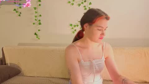 Snapshot of louannbisignano chatting on 28, 9, 2025 Riley online show from 28, 9, 2025