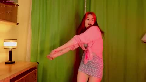 Snapshot of louannbisignano chatting on 5, 11, 2025 Riley online show from 5, 11, 2025