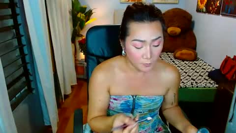 Snapshot of louie_sexy chatting on 18, 6, 2026 Cathy online show from 18, 6, 2026