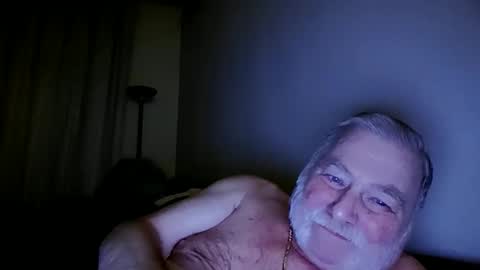 Snapshot of louis_chokdee chatting on 19, 12, 2025 louis_chokdee online show from 19, 12, 2025