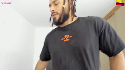 Snapshot of louis_marley_ chatting on 17, 12, 2024 louis_marley_ online show from 17, 12, 2024