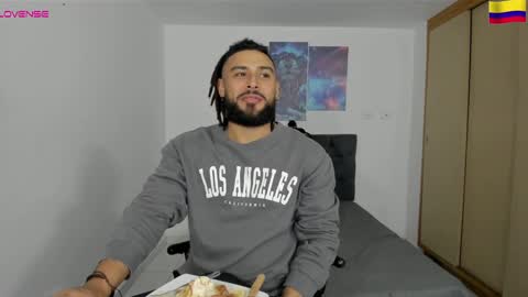 Snapshot of louis_marley_ chatting on 18, 12, 2024 louis_marley_ online show from 18, 12, 2024