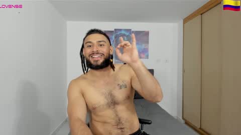 Snapshot of louis_marley_ chatting on 20, 12, 2024 louis_marley_ online show from 20, 12, 2024