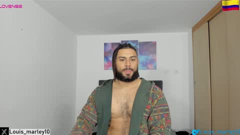 Snapshot of louis_marley_ chatting on 2, 1, 2025 louis_marley_ online show from 2, 1, 2025