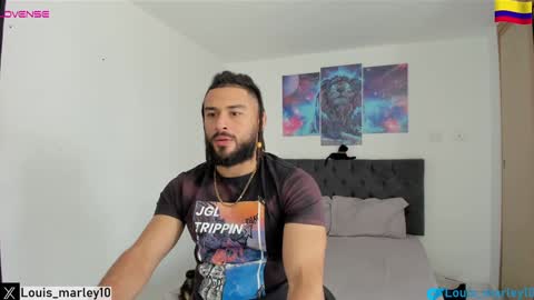 Snapshot of louis_marley_ chatting on 15, 1, 2025 louis_marley_ online show from 15, 1, 2025