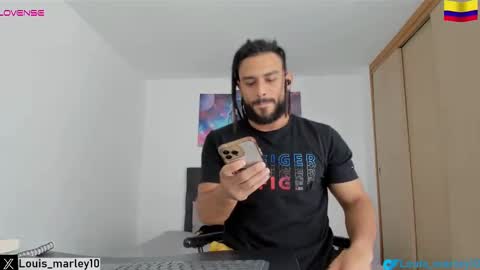 Snapshot of louis_marley_ chatting on 18, 2, 2025 louis_marley_ online show from 18, 2, 2025