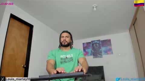 Snapshot of louis_marley_ chatting on 5, 3, 2025 louis_marley_ online show from 5, 3, 2025