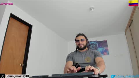 Snapshot of louis_marley_ chatting on 7, 3, 2025 louis_marley_ online show from 7, 3, 2025