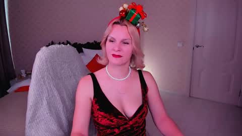 Snapshot of louisa_bay chatting on 25, 12, 2024 Louisa online show from 25, 12, 2024