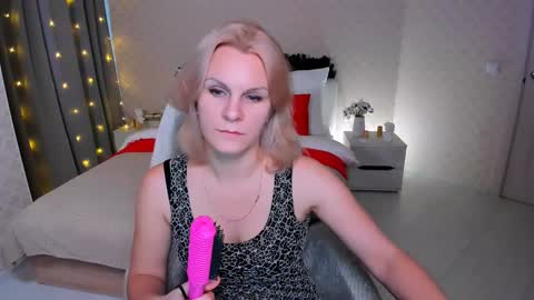 Snapshot of louisa_bay chatting on 30, 12, 2024 Louisa online show from 30, 12, 2024