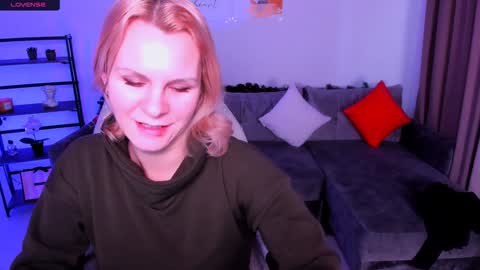 Snapshot of louisa_bay chatting on 17, 1, 2025 Louisa online show from 17, 1, 2025