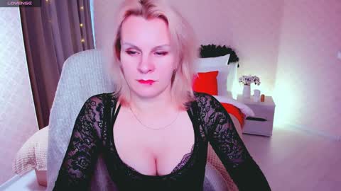Snapshot of louisa_bay chatting on 22, 1, 2025 Louisa online show from 22, 1, 2025