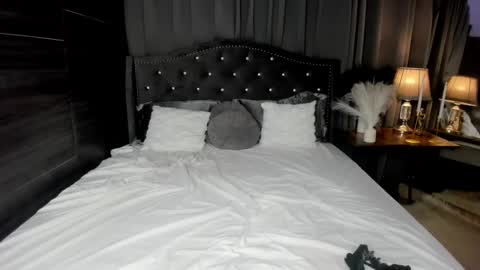 Snapshot of louiseelizabeth chatting on 17, 11, 2025 samantha online show from 17, 11, 2025