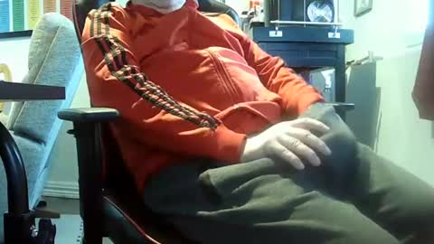 Snapshot of loumtl3 chatting on 17, 12, 2024 loumtl3 online show from 17, 12, 2024