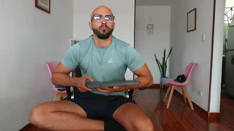 love2000x online show from 8, 4, 2026