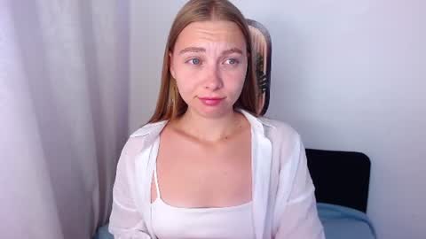 Snapshot of love_bella_ chatting on 14, 7, 2026 love bella online show from 14, 7, 2026