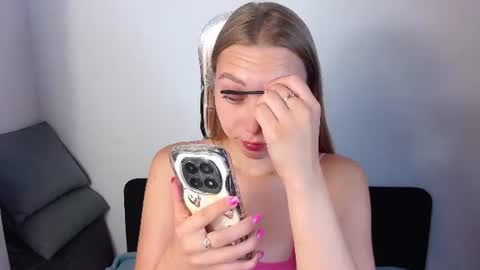 Snapshot of love_bella_ chatting on 16, 7, 2026 love bella online show from 16, 7, 2026