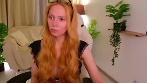 Snapshot of love_call chatting on 17, 7, 2026 love_call online show from 17, 7, 2026