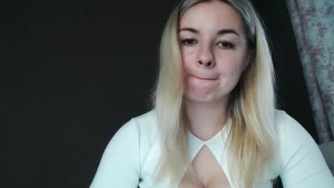 Snapshot of love_dom_meg chatting on 25, 4, 2026 Megane online show from 25, 4, 2026
