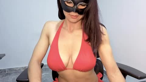 Snapshot of love_gatubela chatting on 21, 5, 2026 Nina online show from 21, 5, 2026