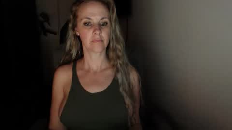 LoVe On  online show from 27, 11, 2025