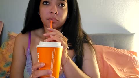 Snapshot of love_raquel_xo chatting on 10, 5, 2026 Raquel Love online show from 10, 5, 2026