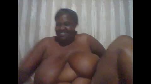 Snapshot of lovebigmelon chatting on 4, 12, 2024 Lynn online show from 4, 12, 2024