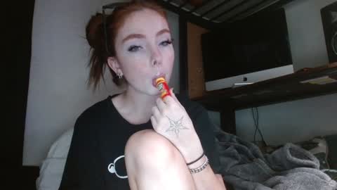 Snapshot of lovecalixo chatting on 2, 2, 2025 Cali Love online show from 2, 2, 2025