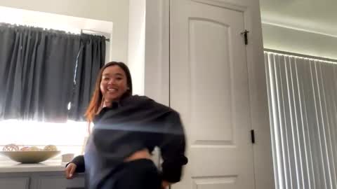 Love online show from 2, 3, 2025