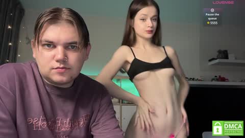 Snapshot of lovelly_mooncouple chatting on 1, 2, 2025 Mileena and Oliver online show from 1, 2, 2025