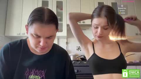 Snapshot of lovelly_mooncouple chatting on 24, 2, 2025 Mileena and Oliver online show from 24, 2, 2025