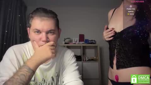 Snapshot of lovelly_mooncouple chatting on 14, 10, 2025 Mileena and Oliver online show from 14, 10, 2025