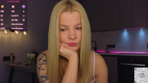 Snapshot of lovely_babyy chatting on 4, 5, 2026 Jenny online show from 4, 5, 2026