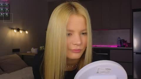 Snapshot of lovely_babyy chatting on 13, 5, 2026 Jenny online show from 13, 5, 2026