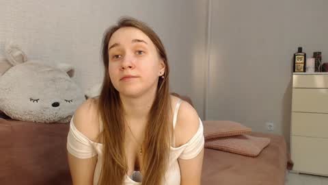 Lovely Hayley online show from 9, 12, 2024