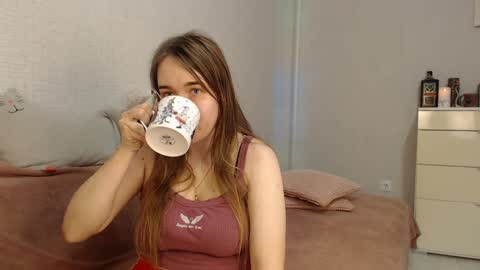 Lovely Hayley online show from 19, 12, 2024