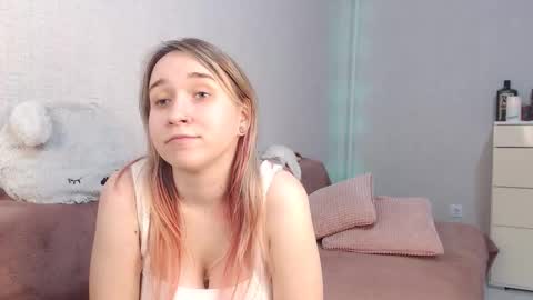 Lovely Hayley online show from 7, 11, 2025