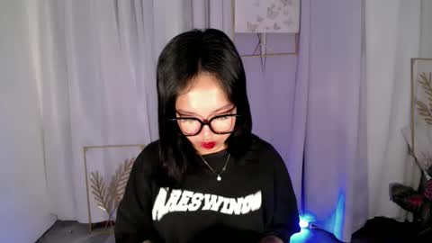 lovely_lianne online show from 2, 2, 2026