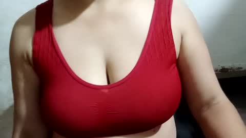 Snapshot of lovely_sweet_girl chatting on 13, 7, 2026 katrina follow me guys online show from 13, 7, 2026