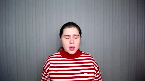 Snapshot of lovelyangel_xx chatting on 2, 12, 2024 lovelyangel_xx online show from 2, 12, 2024