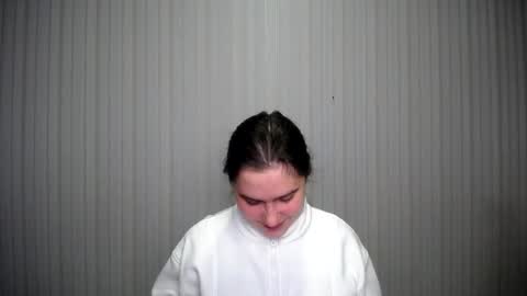 Snapshot of lovelyangel_xx chatting on 5, 12, 2024 lovelyangel_xx online show from 5, 12, 2024