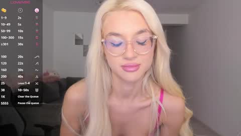 lovelybianca_ online show from 7, 4, 2026