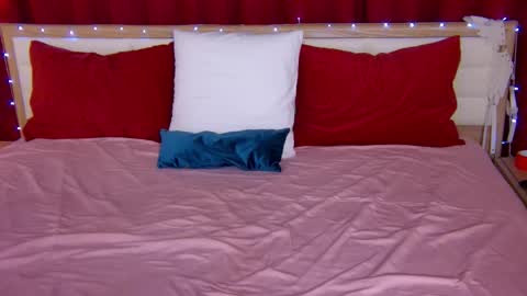 Caroline online show from 27, 11, 2025