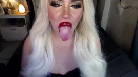 Rebeca online show from 4, 12, 2024